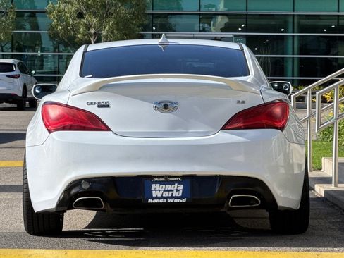 Used 2015 Hyundai Genesis 3.8 RWD image 5