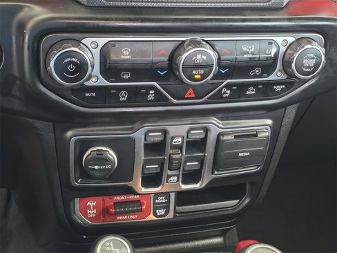 Used 2020 Jeep Gladiator Rubicon image 22