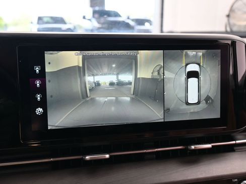 Used 2022 Kia Carnival SX FWD image 22