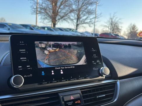 Used 2018 Honda Accord LX image 22