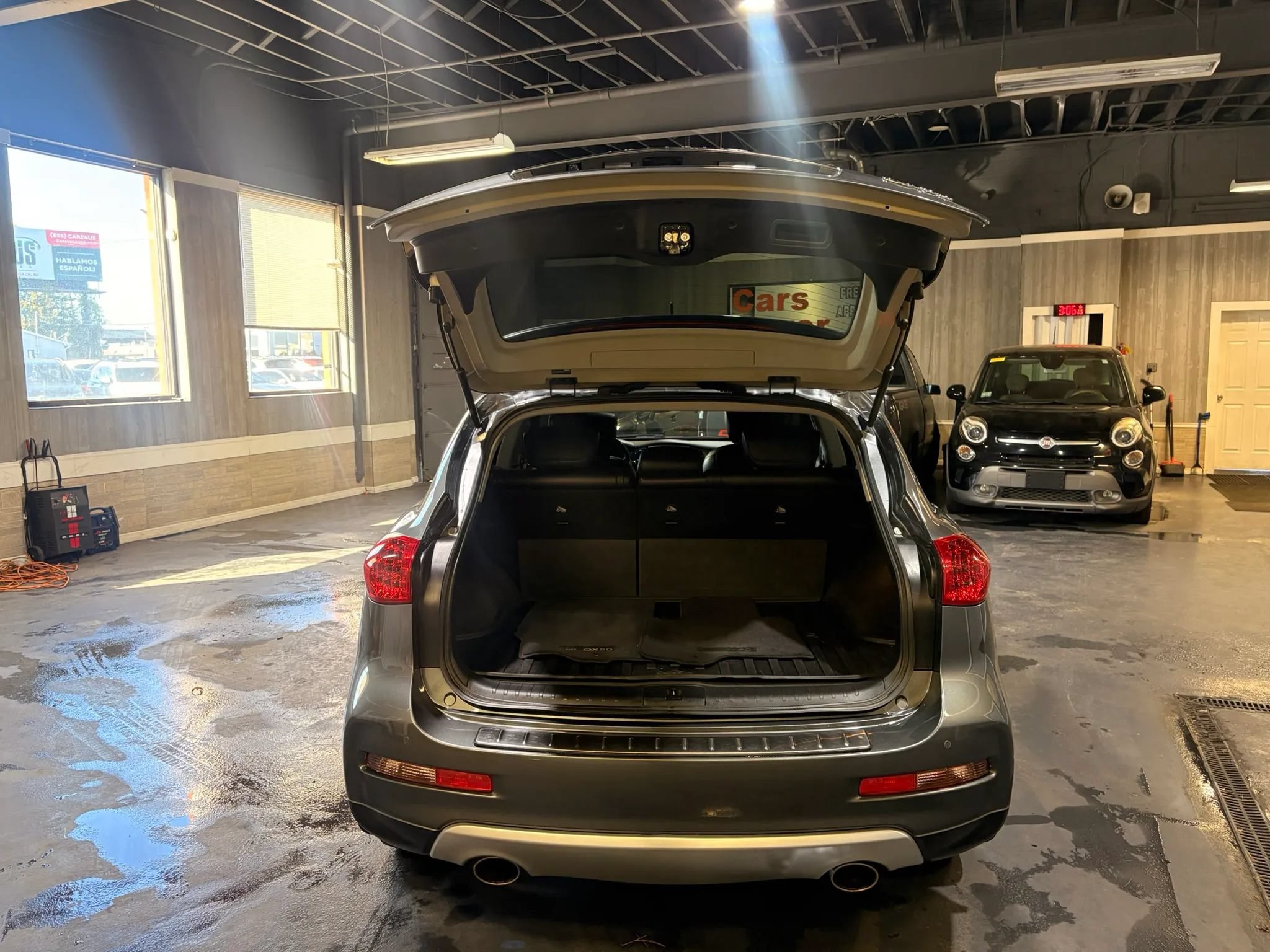 Used 2016 INFINITI QX50 AWD w/ Deluxe Touring Package image 16