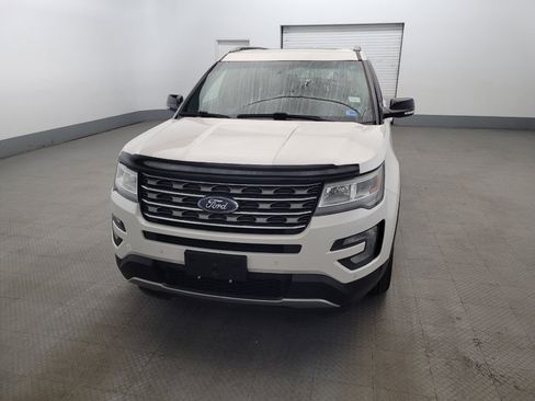 Used 2016 Ford Explorer XLT w/ Equipment Group 202A AWD/4WD image 15