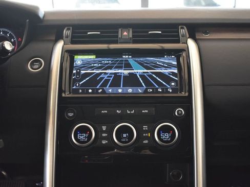 Used 2020 Land Rover Discovery HSE image 25