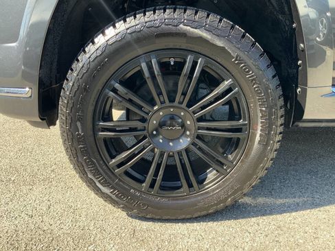 Used 2018 Toyota 4Runner Limited AWD/4WD image 12