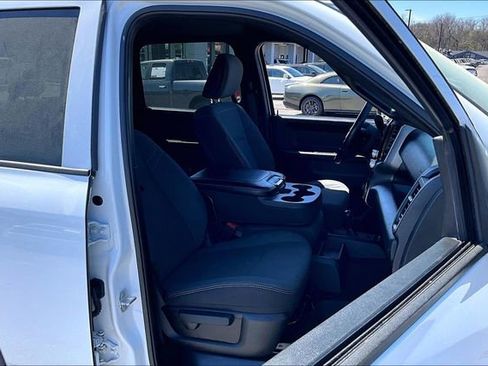 Used 2024 RAM 3500 Tradesman w/ Chrome Appearance Group image 25