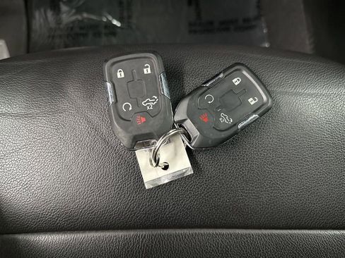 Used 2022 Chevrolet Silverado 1500 RST AWD/4WD image 37