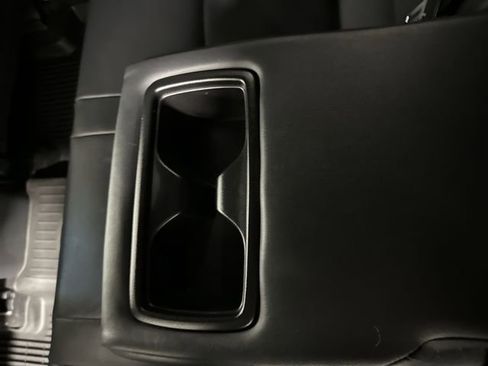 Used 2023 Toyota Venza XLE image 21