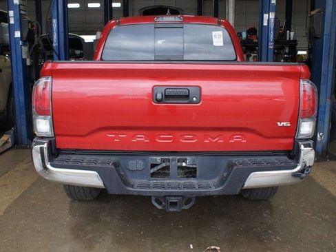 Used 2020 Toyota Tacoma TRD Off-Road AWD/4WD image 5