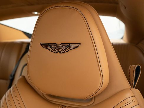 Used 2018 Aston Martin DB11 V12 image 17