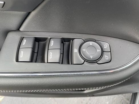 Used 2023 Buick Envision Essence FWD image 13