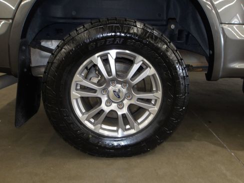 Used 2019 Ford F150 Lariat w/ FX4 Off-Road Package AWD/4WD image 20
