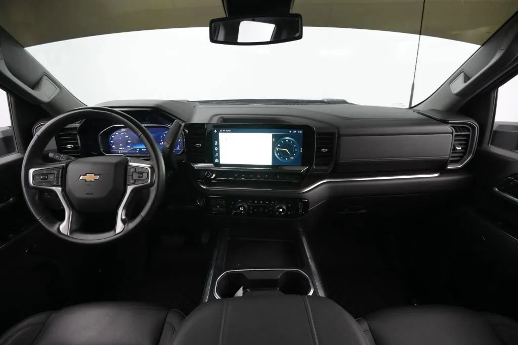 Used 2024 Chevrolet Silverado 2500 LT AWD/4WD image 39