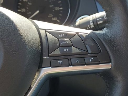 Certified 2020 Nissan Rogue SV image 10