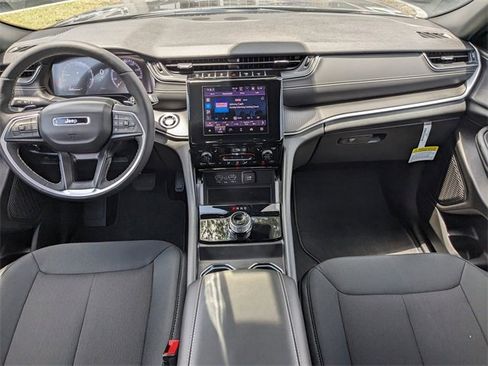 New 2025 Jeep Grand Cherokee L Laredo w/ Luxury Tech Group I image 15