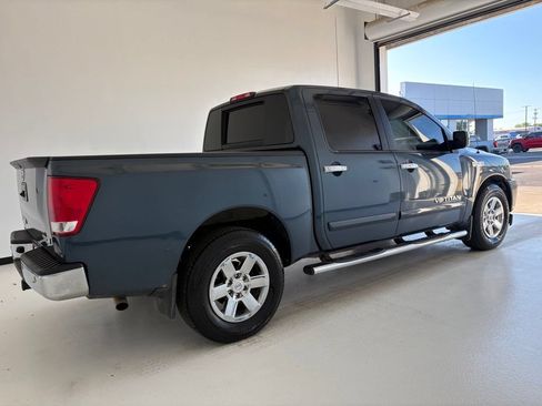 Used 2014 Nissan Titan SV w/ SV Value Truck Package RWD image 19