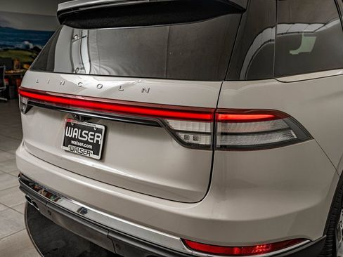 Used 2025 Lincoln Aviator Reserve w/ Luxury Package image 9