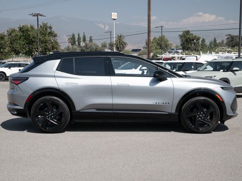 New 2026 Chevrolet Equinox EV RS image 3