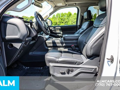 Used 2025 Ford Expedition Platinum AWD/4WD image 18