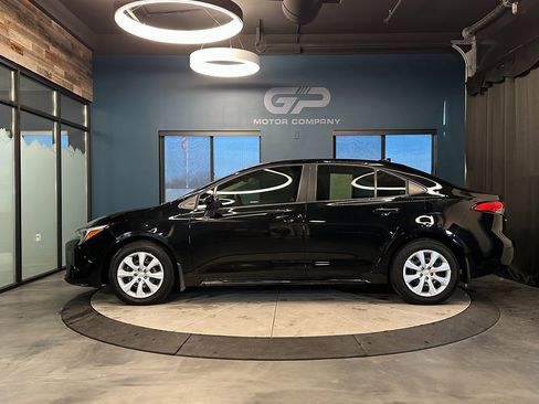 Used 2025 Toyota Corolla LE image 6