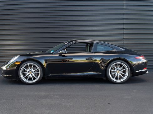 Certified 2016 Porsche 911 Carrera RWD image 2