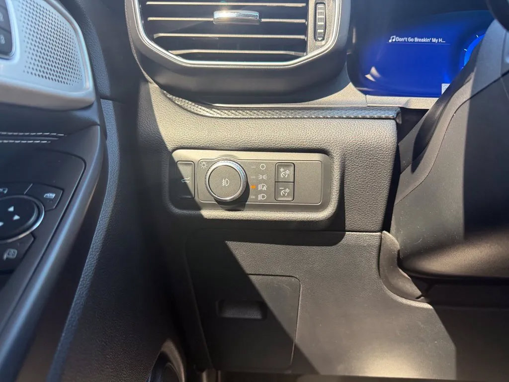 Used 2020 Ford Explorer ST w/ Premium Technology Package AWD/4WD image 14