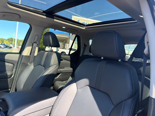 Used 2025 Honda Pilot Touring image 17