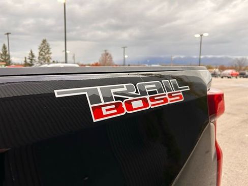 Used 2022 Chevrolet Silverado 1500 LT Trail Boss image 11