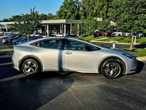 Used 2023 Toyota Prius LE FWD image 7