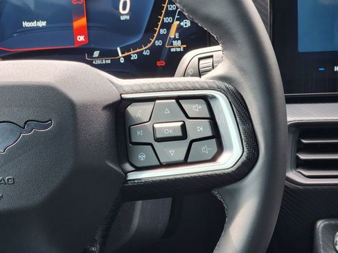 Used 2025 Ford Mustang Coupe image 28