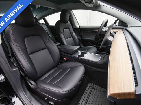 Used 2022 Tesla Model 3 image 17