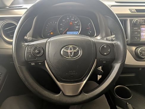 Used 2014 Toyota RAV4 LE image 10