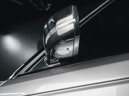 Used 2020 Land Rover Range Rover Sport SVR image 29