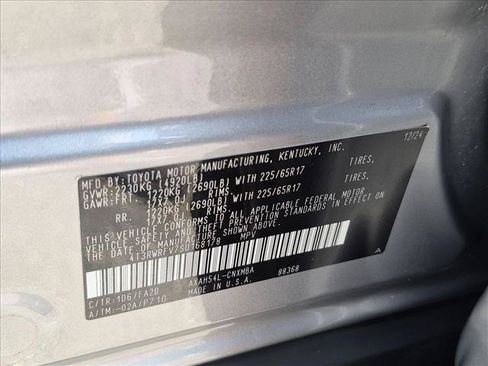 Used 2025 Toyota RAV4 XLE AWD/4WD image 24