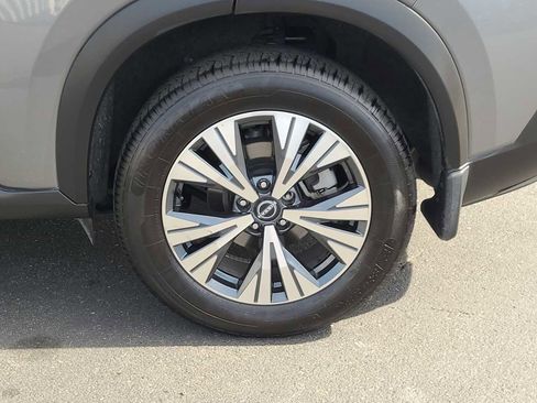 Used 2023 Nissan Rogue SV image 16