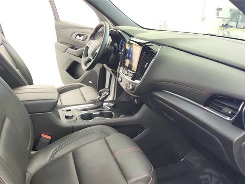 Used 2023 Chevrolet Traverse RS FWD image 40