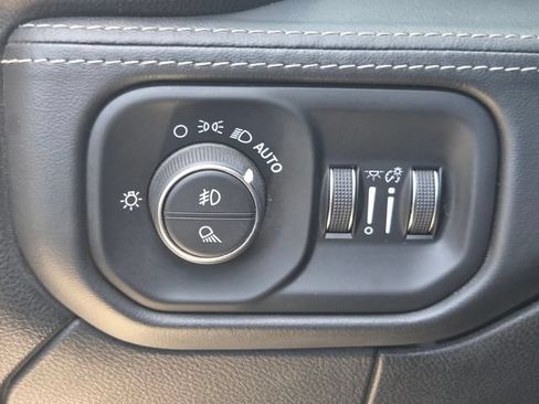 Used 2020 RAM 2500 Limited AWD/4WD image 9