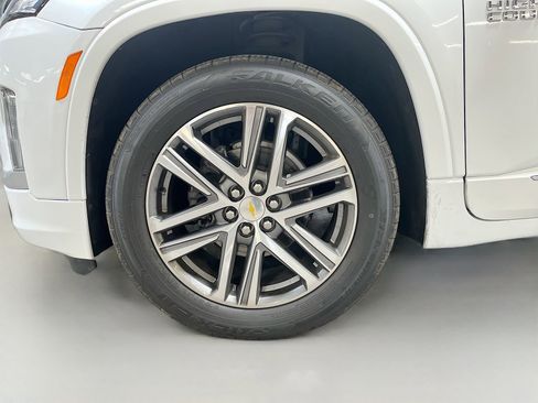 Used 2022 Chevrolet Traverse High Country AWD/4WD image 34