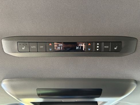 Certified 2024 Toyota Sienna Platinum image 21