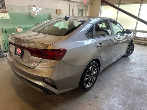 Used 2023 Kia Forte LXS FWD image 5