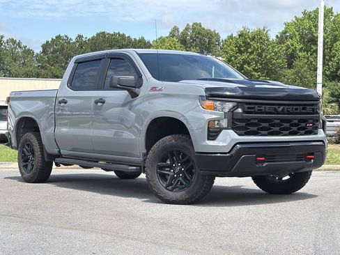 Used 2025 Chevrolet Silverado 1500 Custom Trail Boss AWD/4WD image 2