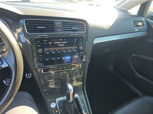 Used 2018 Volkswagen Golf Alltrack SEL image 11