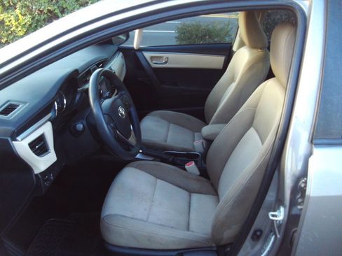 Used 2015 Toyota Corolla LE image 24