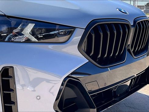 Used 2025 BMW X6 xDrive40i w/ Climate Comfort Package image 28
