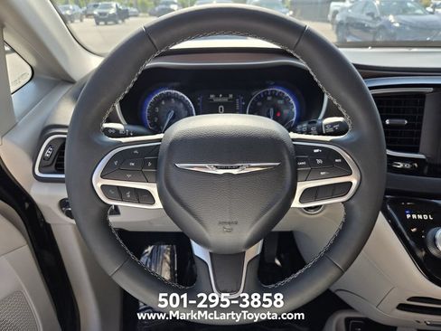 Used 2022 Chrysler Voyager LX FWD image 28
