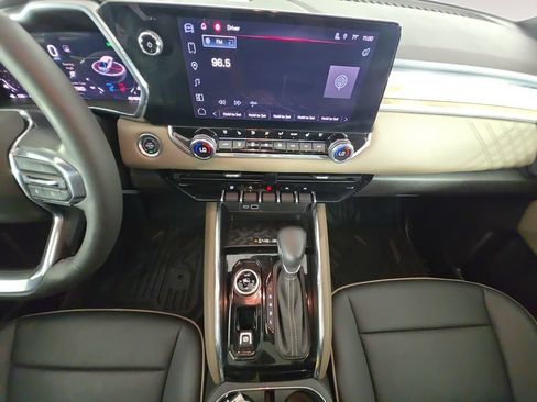Certified 2024 GMC Canyon Denali AWD/4WD image 11