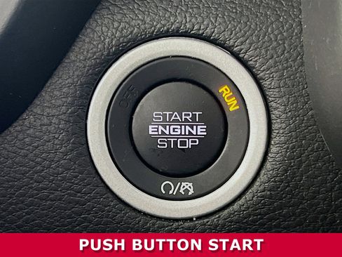 Used 2025 RAM 1500 Laramie image 13