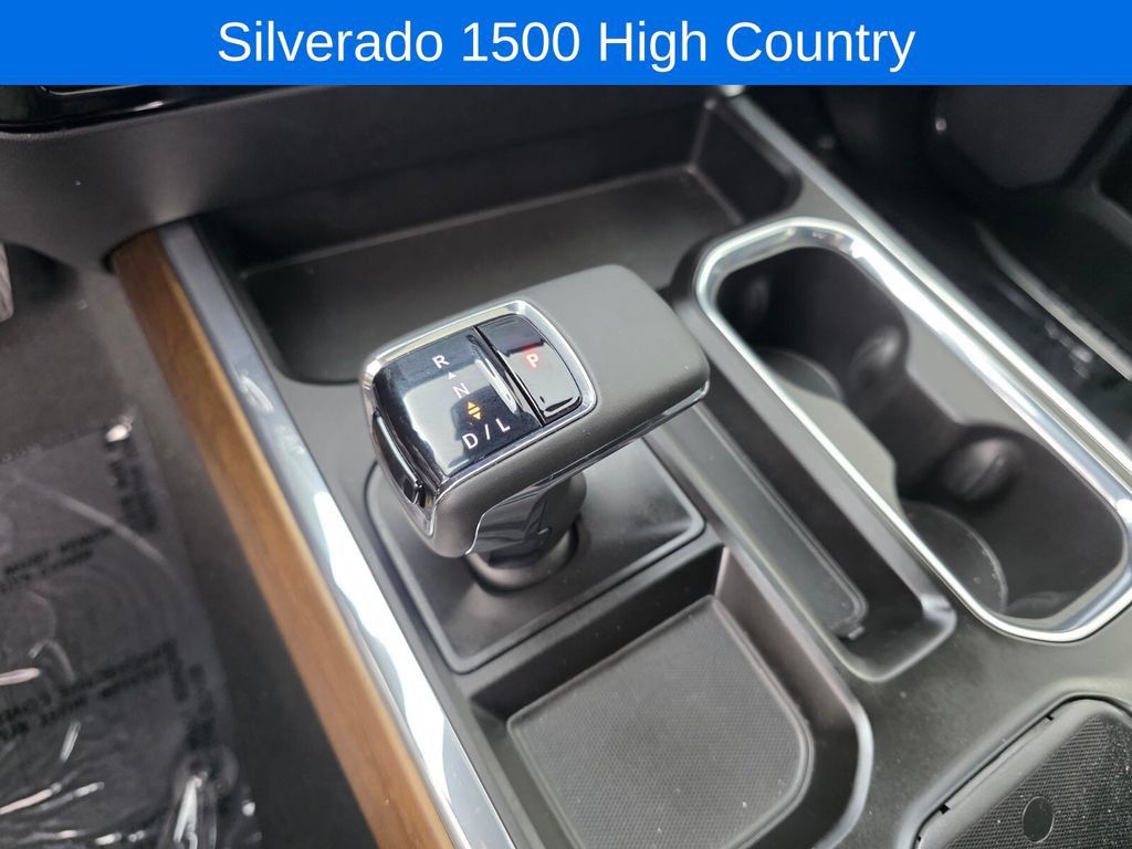 Used 2023 Chevrolet Silverado 1500 High Country w/ Technology Package AWD/4WD image 25