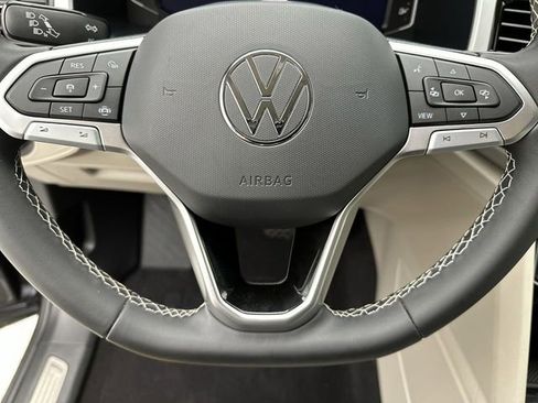 Used 2023 Volkswagen Atlas SE image 15