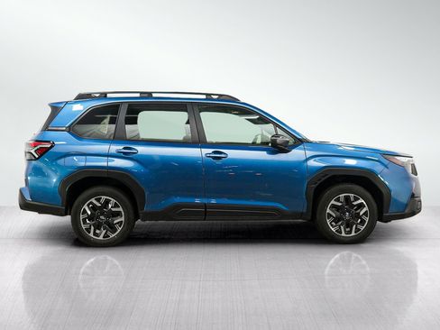 Used 2025 Subaru Forester Premium AWD/4WD image 7