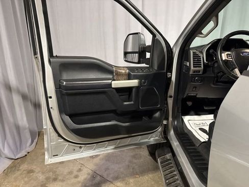 Used 2017 Ford F250 Lariat w/ Chrome Package AWD/4WD image 4